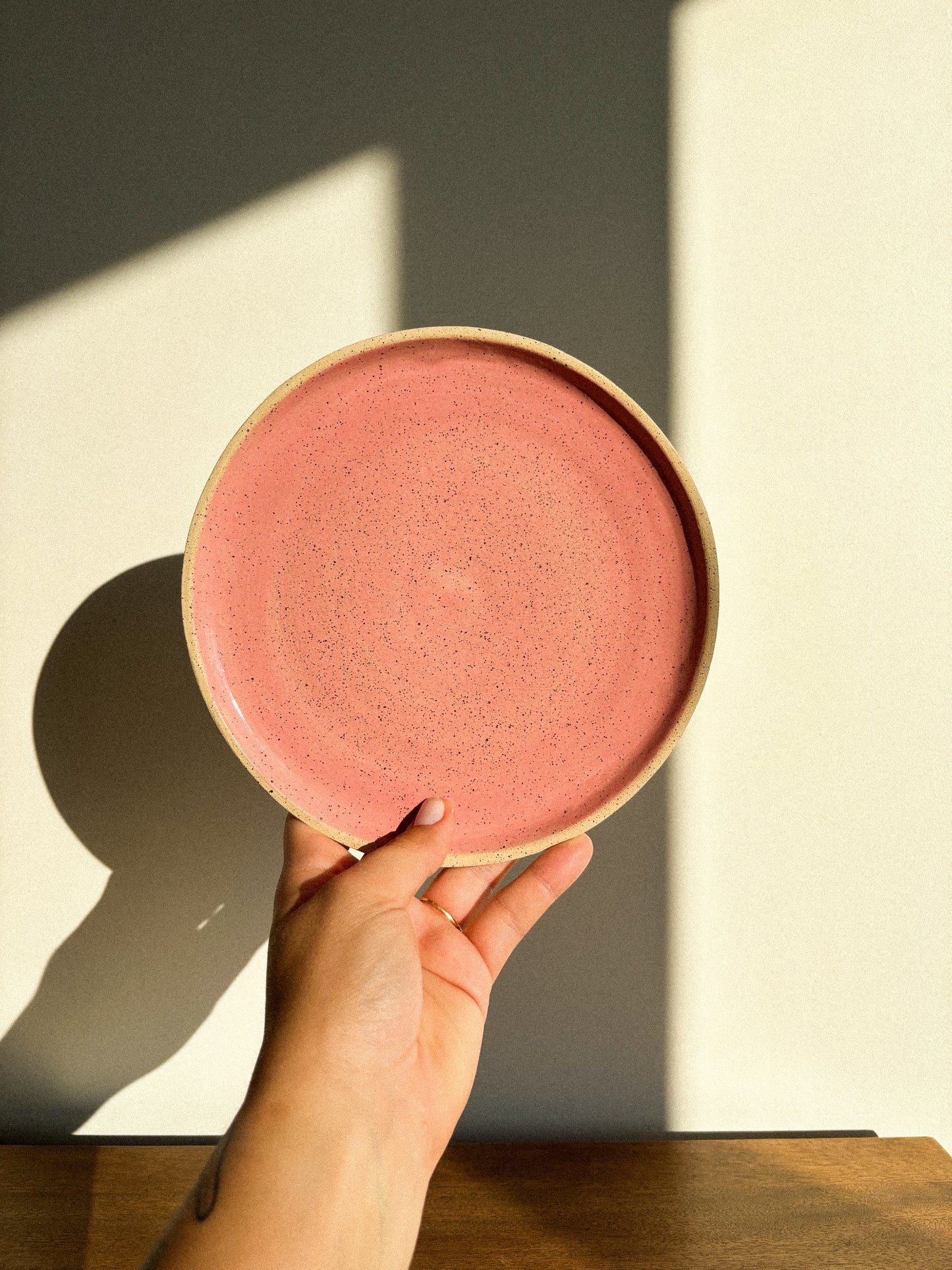 Assiette rose