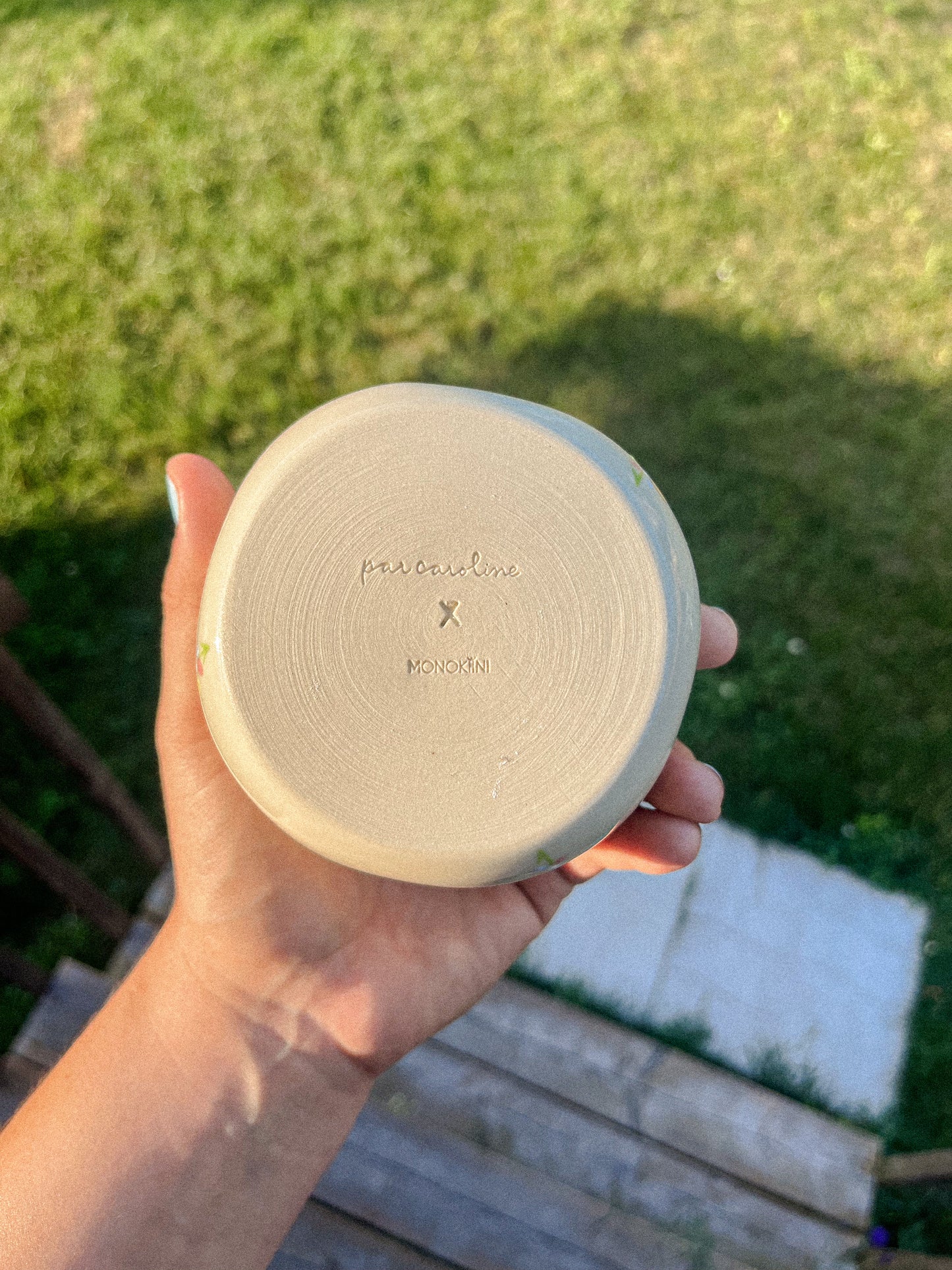 Tasse petites fleurs colorées