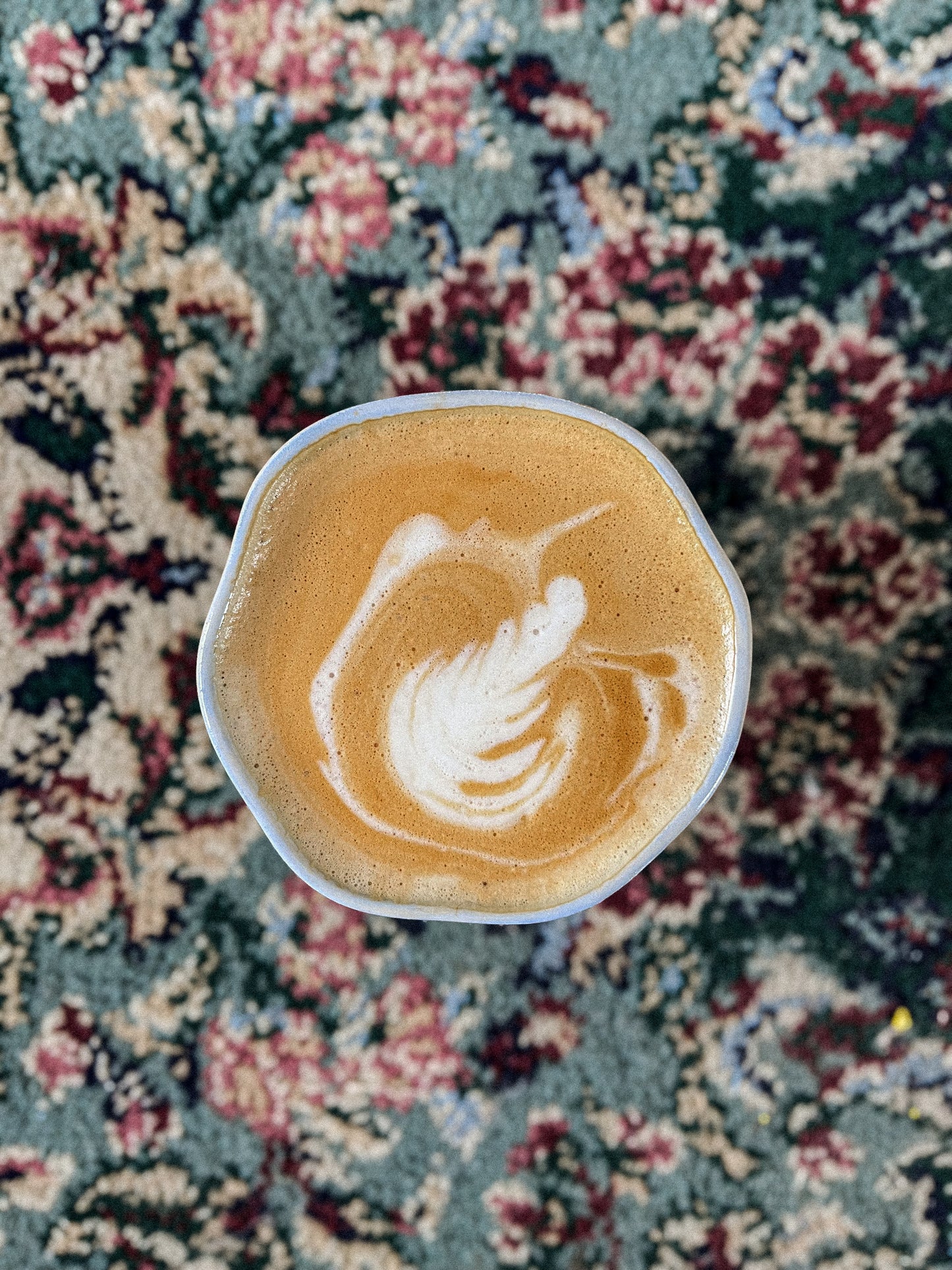 Tasse petites fleurs colorées