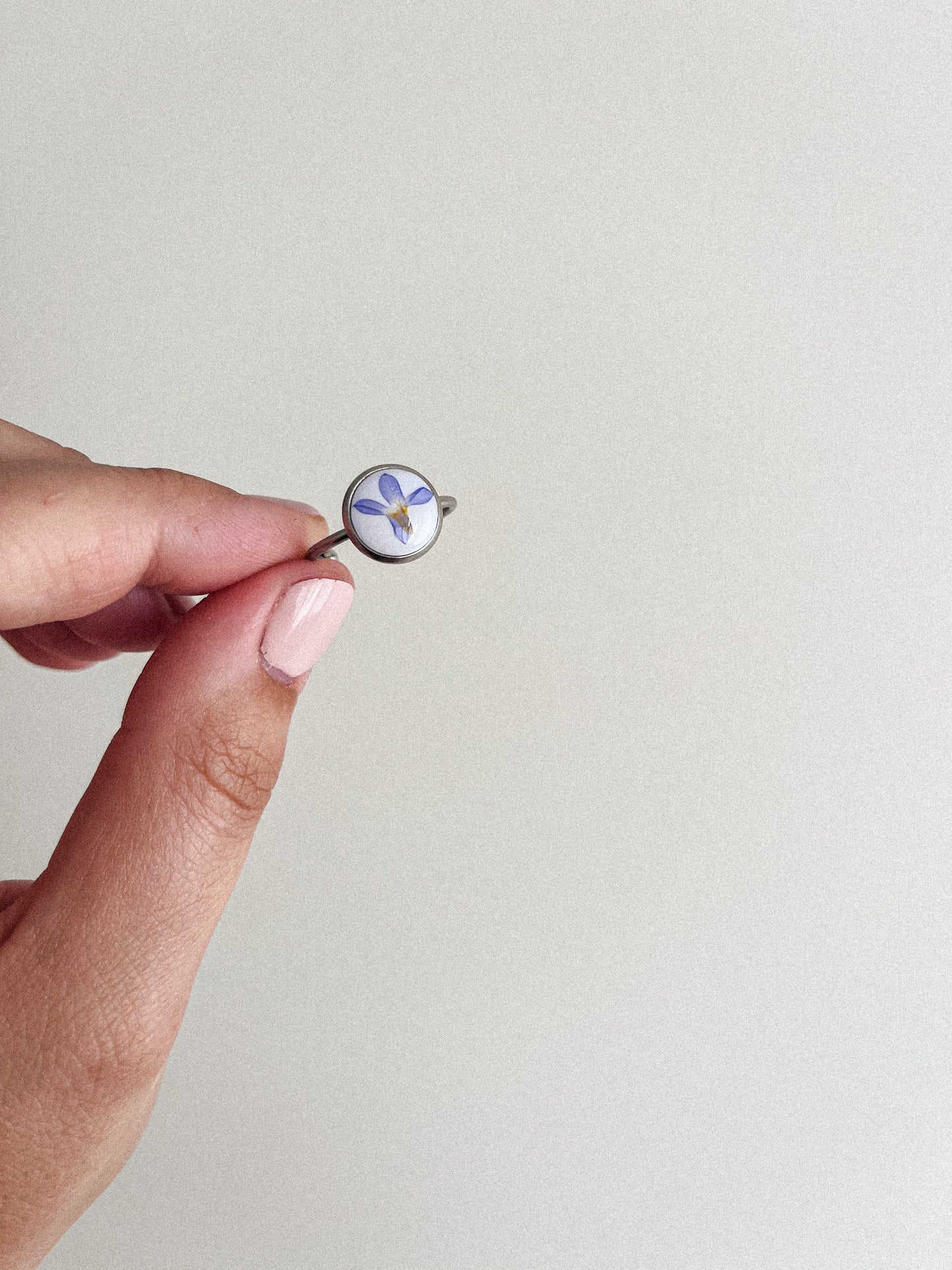 Bague florale - Argile blanche