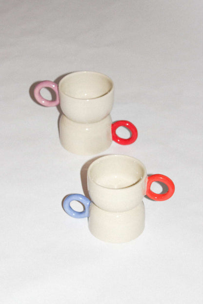 Tasse à anse colorée