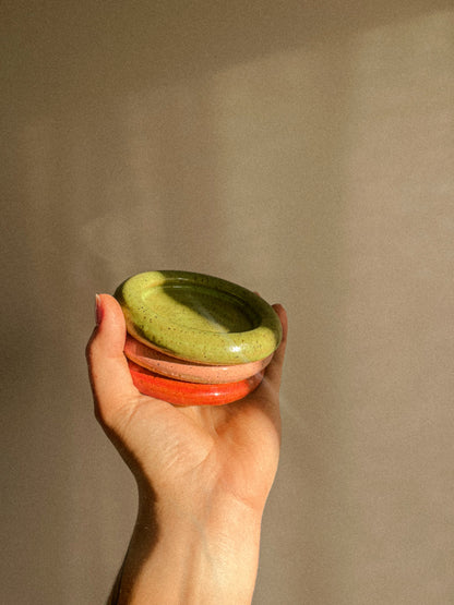 Petite assiette en céramique