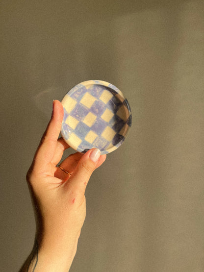 Petite assiette en céramique