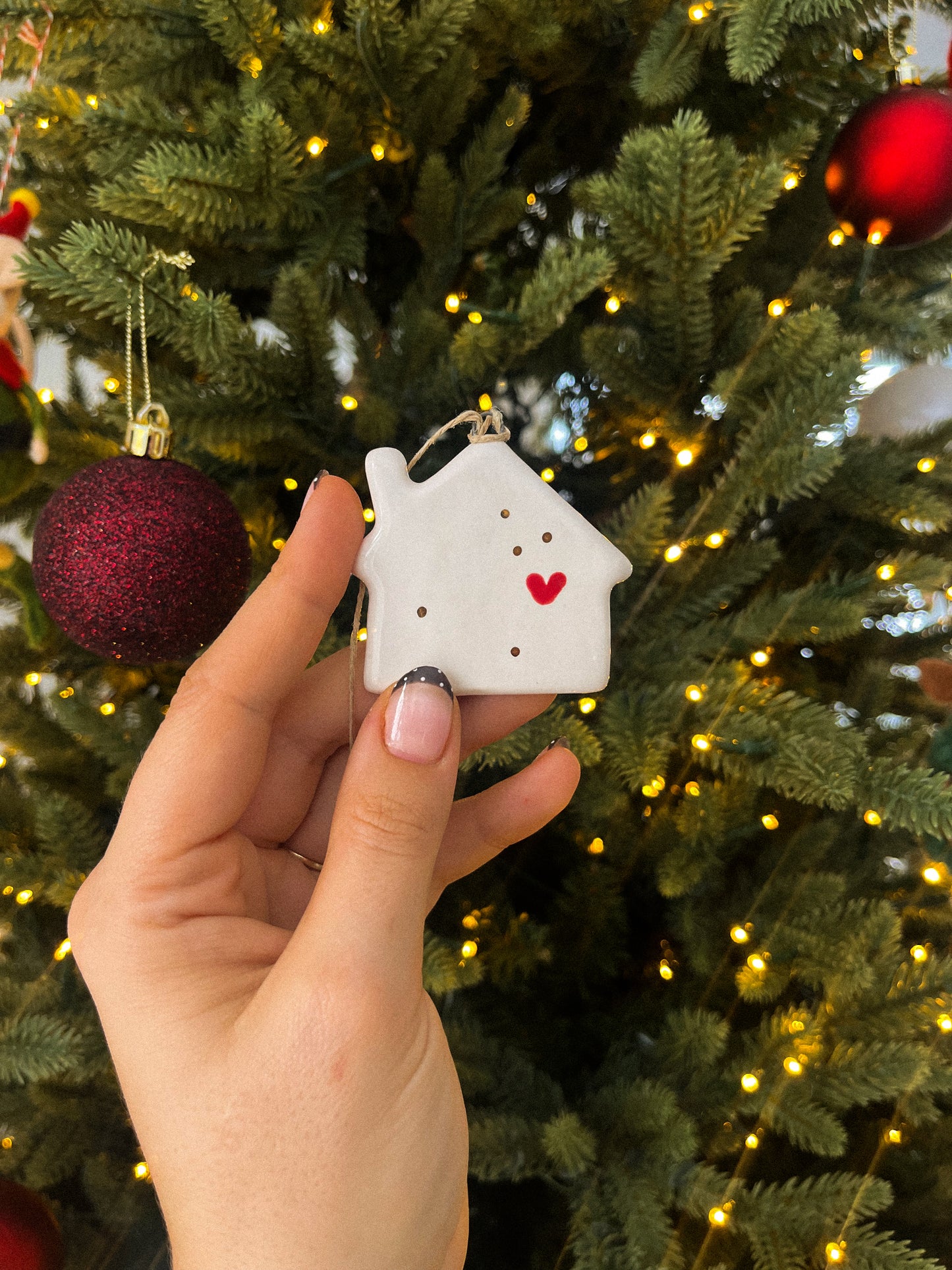 Ornement en céramique