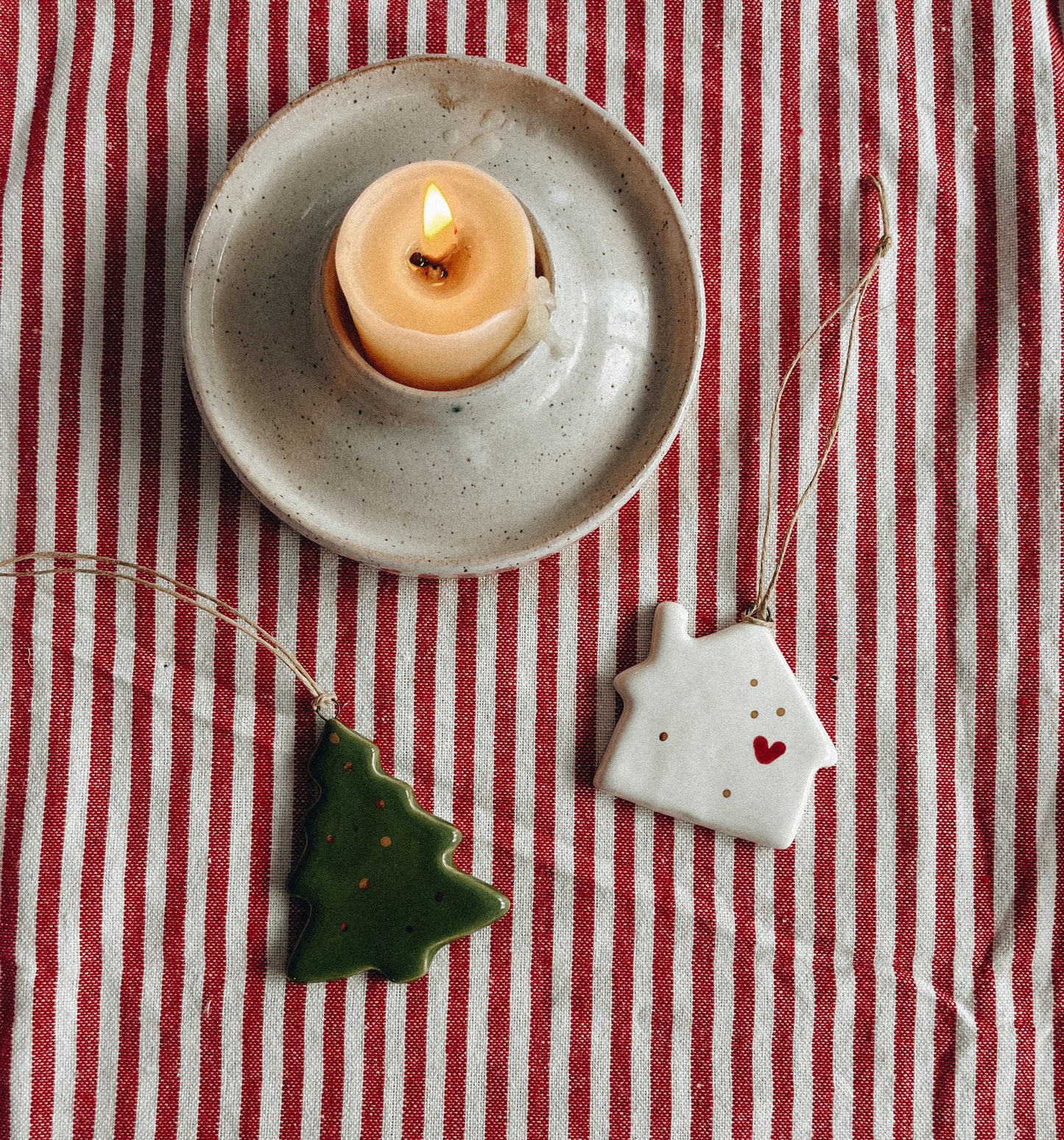 Ornement en céramique