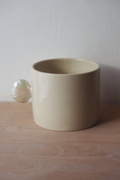 Tasse anse coquillage - Opalescente