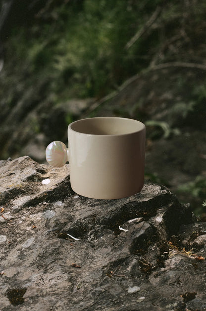 Tasse anse coquillage - Opalescente
