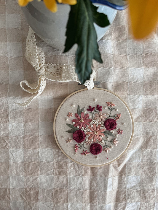 Broderie - Fleurs roses