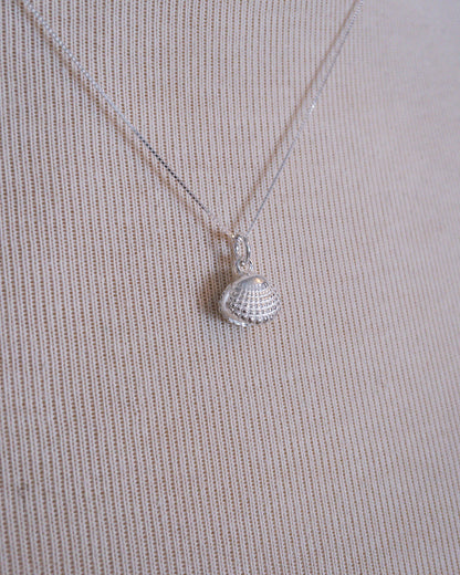 Chaîne avec pendentif